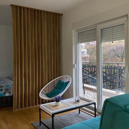 מוסטר Moon Apartment מראה חיצוני תמונה