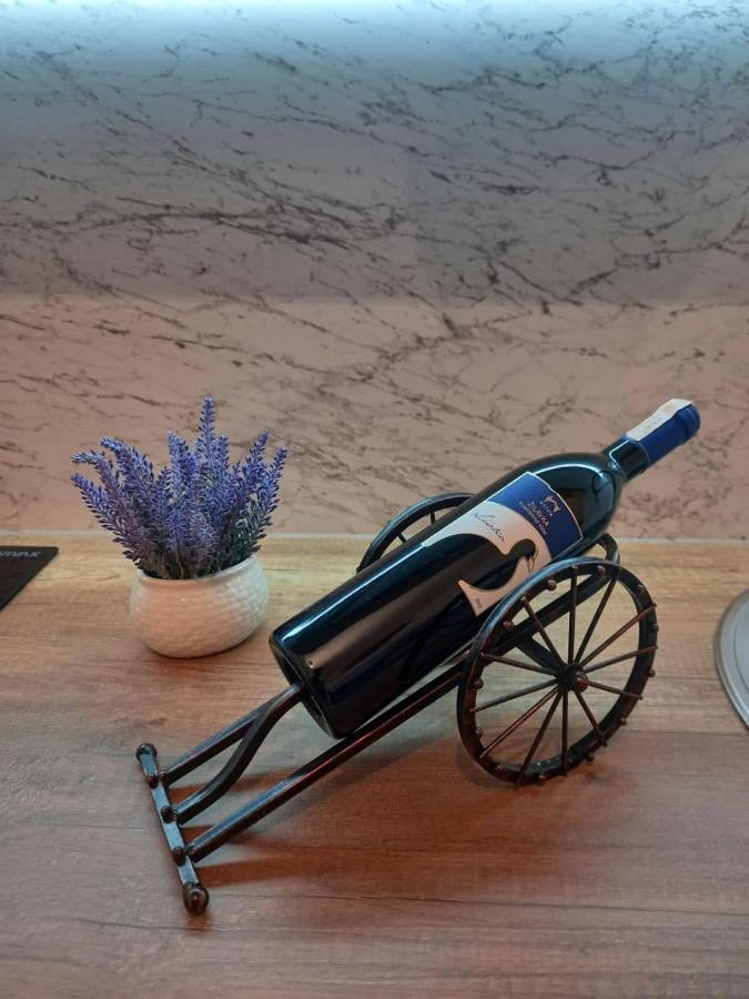 מוסטר Moon Apartment מראה חיצוני תמונה