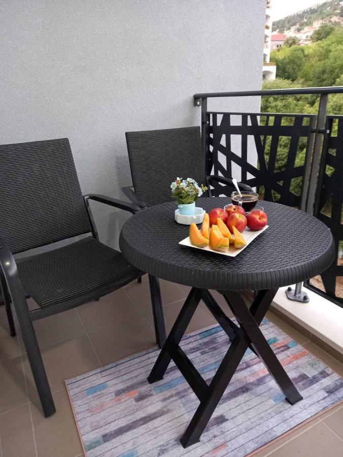 מוסטר Moon Apartment מראה חיצוני תמונה