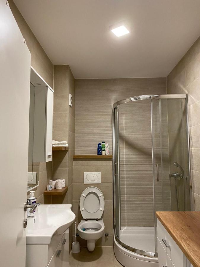 מוסטר Moon Apartment מראה חיצוני תמונה