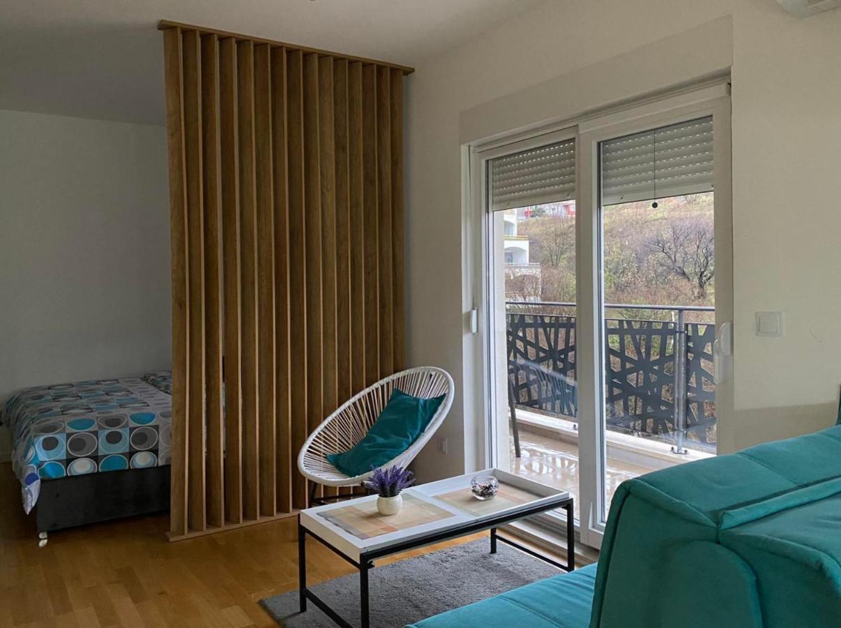 מוסטר Moon Apartment מראה חיצוני תמונה